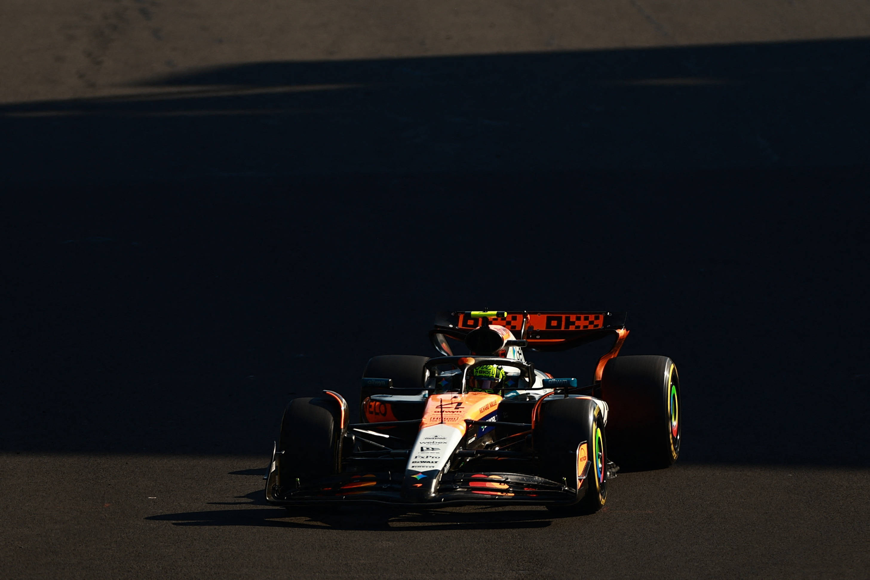 红牛二队横扫梅赛德斯,诺里斯扛起全队 红牛二队横扫梅赛德斯,诺里斯扛起全队