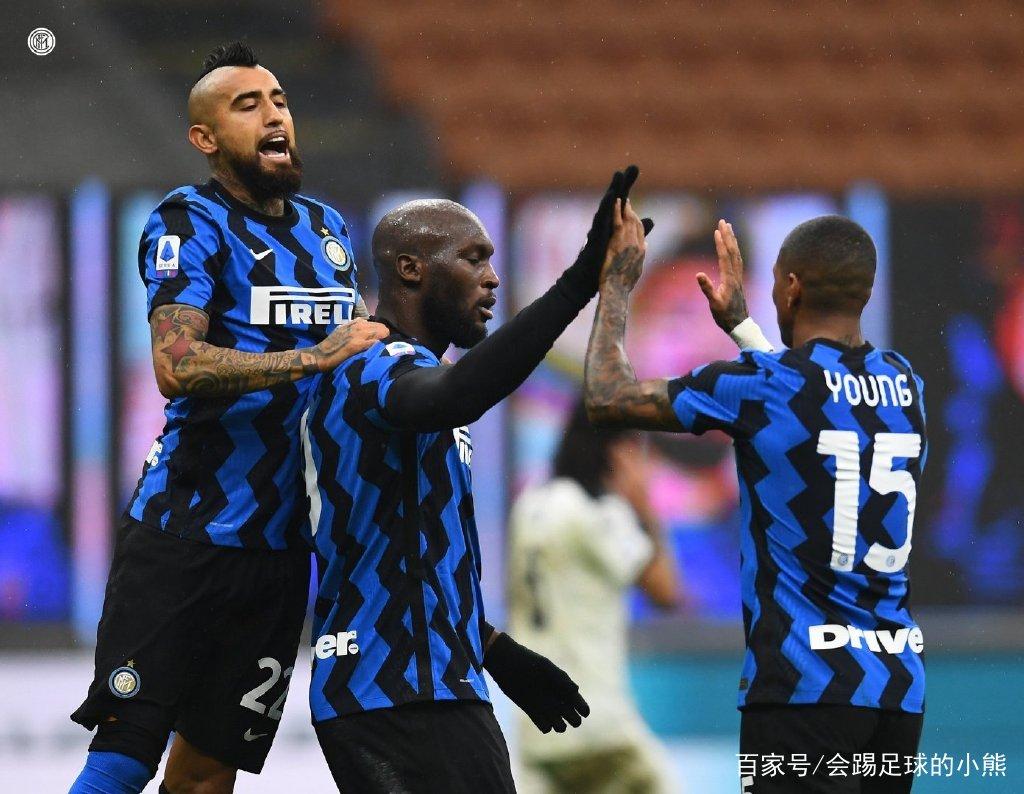 曼联力克多特蒙德,本泽马统治全场 曼联力克多特蒙德,本泽马统治全场