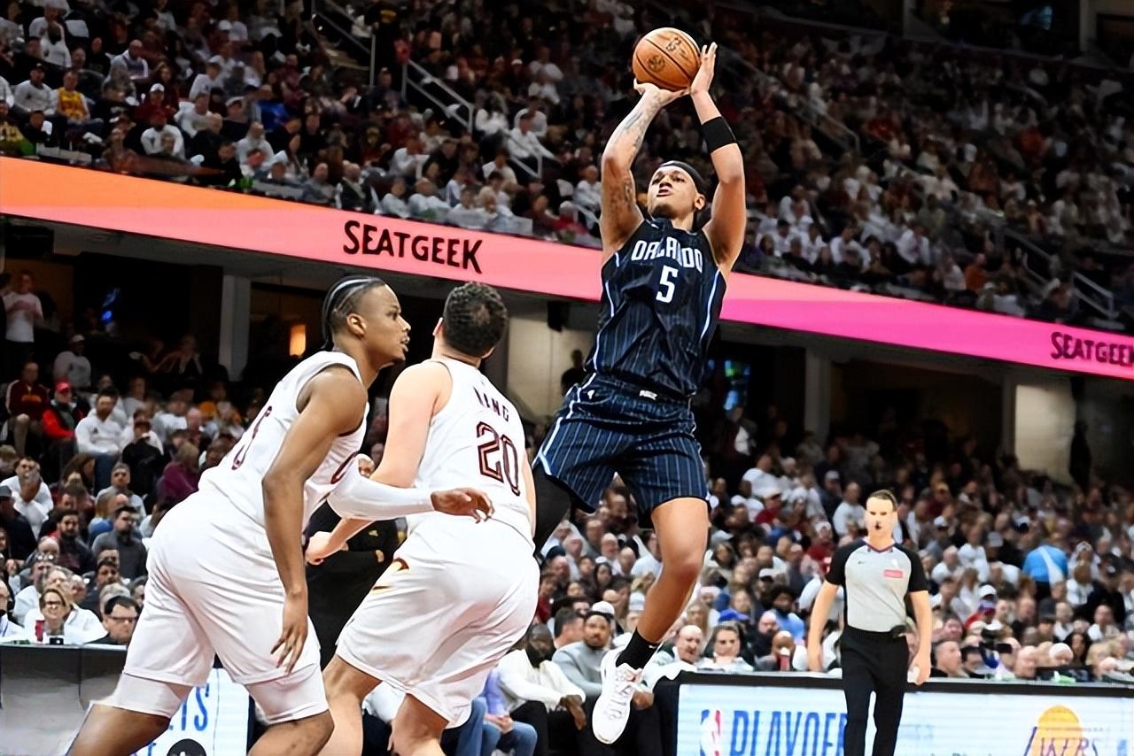 太阳轻取魔术,米切尔带队取胜 太阳轻取魔术,米切尔带队取胜