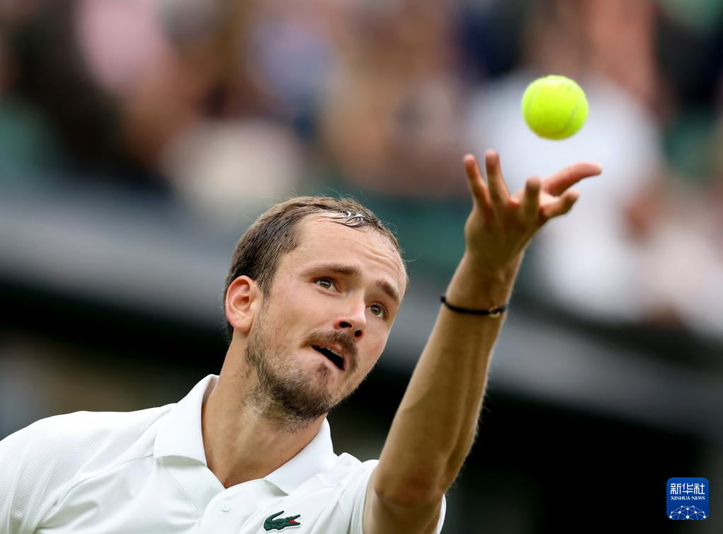 拉沃尔杯翻盘ATP总决赛,梅德韦杰夫刷新纪录 拉沃尔杯翻盘ATP总决赛,梅德韦杰夫刷新纪录