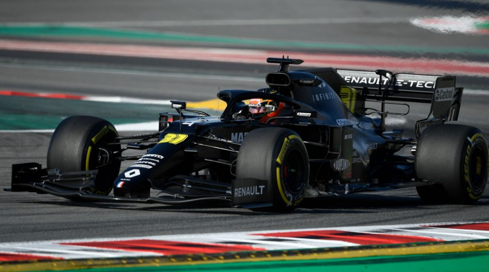 雷诺车队碾压梅赛德斯，皮亚斯特里带队取胜
