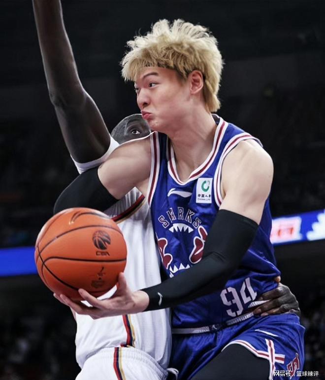 中国队逆转日本队，黄鸭组合高光表现