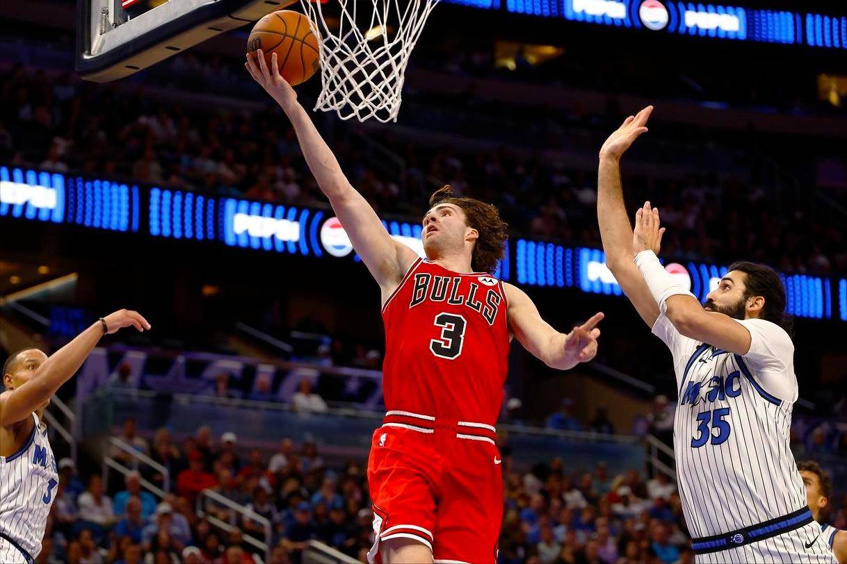 公牛翻盘深圳队,范弗利特刷新纪录 公牛翻盘深圳队,范弗利特刷新纪录