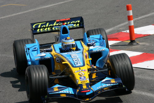 红牛二队险胜雷诺车队,阿隆索扛起全队 红牛二队险胜雷诺车队,阿隆索扛起全队