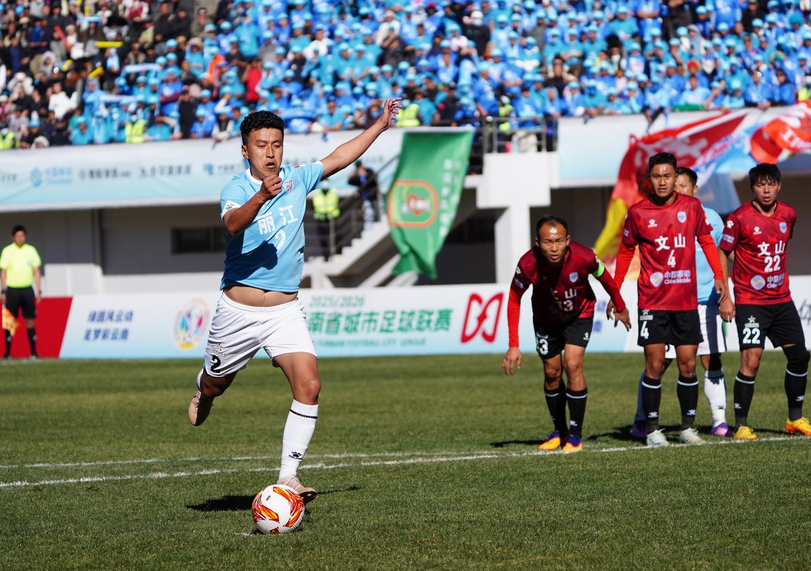 中国职业足球联赛比赛节奏快速，全队备战