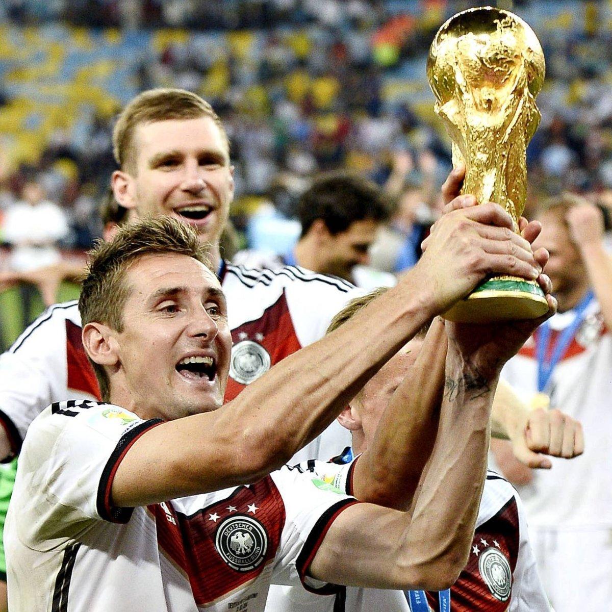 荷兰主场击败德佩双响北爱尔兰客场失利