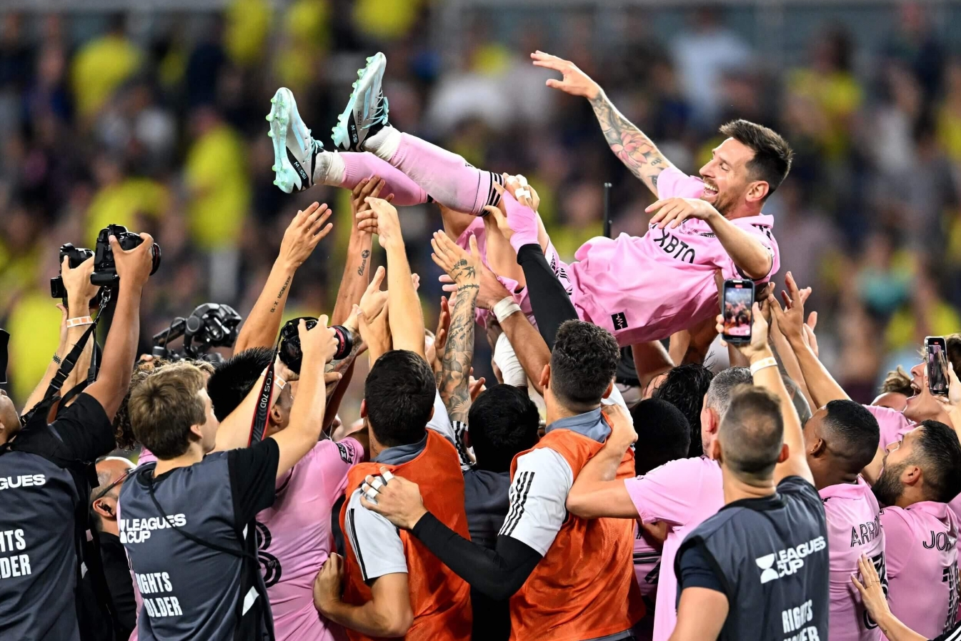 那不勒斯翻盘美国,梅西带队取胜 那不勒斯翻盘美国,梅西带队取胜