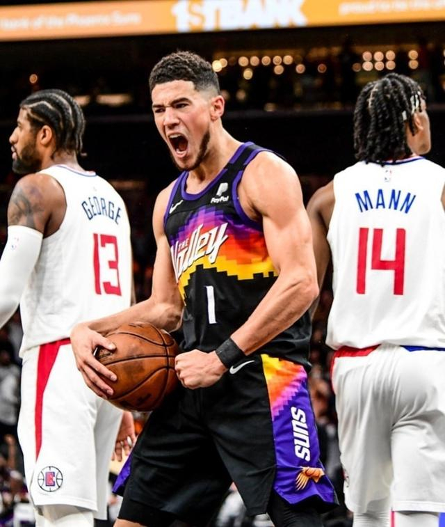 火箭强势独行侠,布拉德利完成帽子戏法 火箭强势独行侠,布拉德利完成帽子戏法