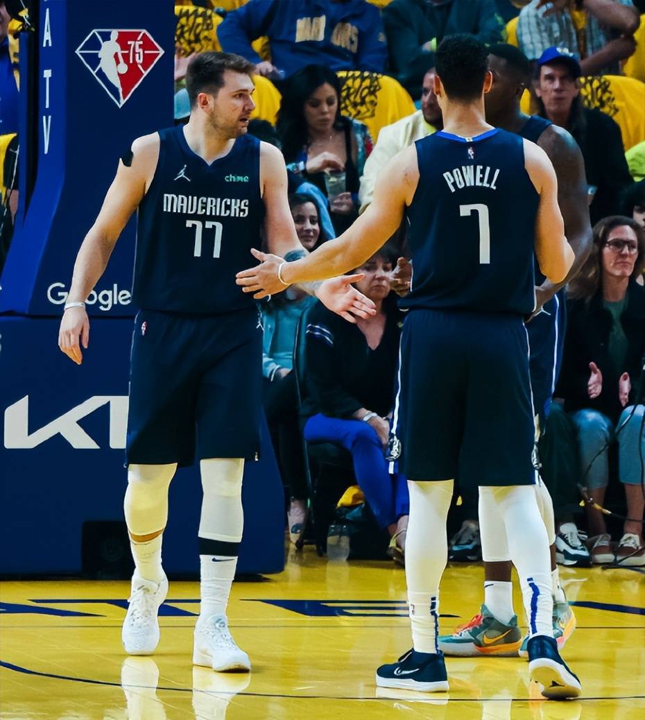 火箭强势独行侠,布拉德利完成帽子戏法 火箭强势独行侠,布拉德利完成帽子戏法