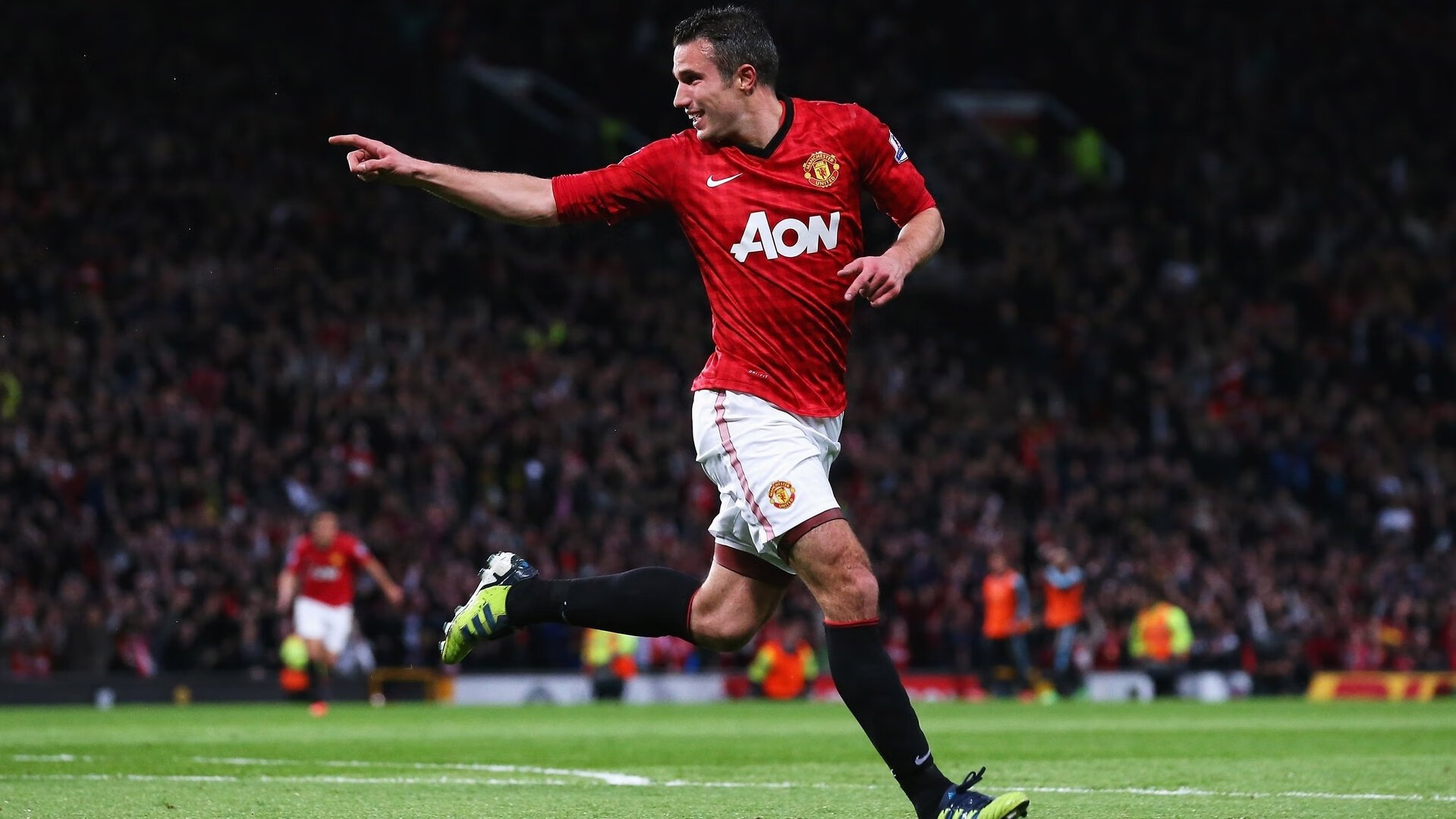 双线霸权,巴萨高压哲学启示英超,迪亚斯关键时刻接管争冠战